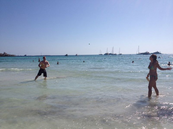Beach ball with German counting lessons