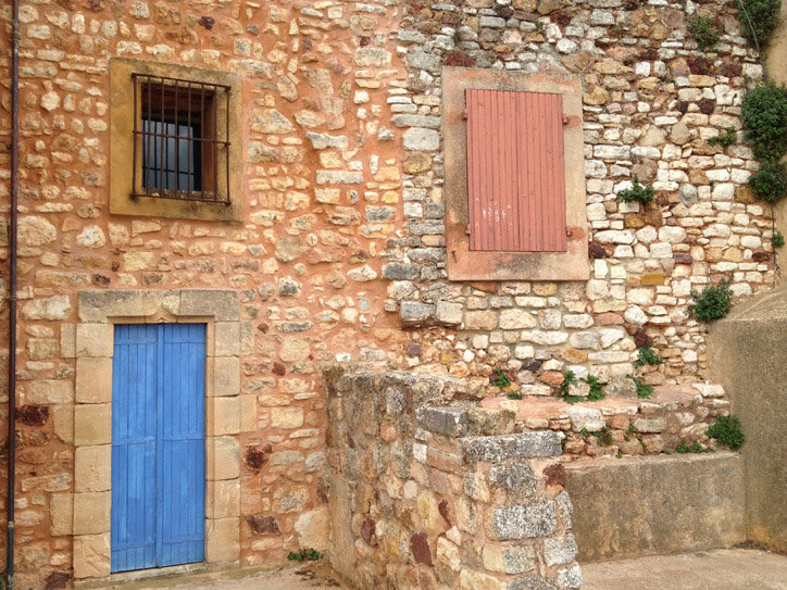 The shutters and doors in Provence make you want to take pictures of every other house. Of course we didn't do that. Not really.. Maybe just every third house.