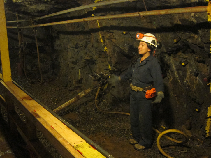 The guide was about half the size of the drill, not really proper miner material...