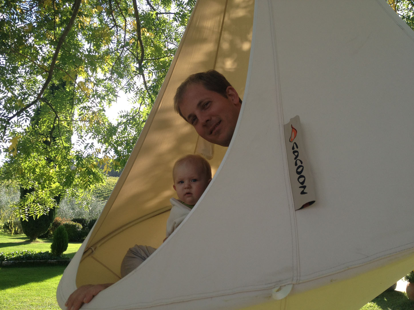 If this isn't a perfect advertising picture for Cacoon, I don't know what is.