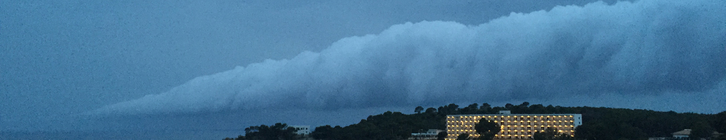 That is one ominous cloud moving in here. I predict rain tomorrow.