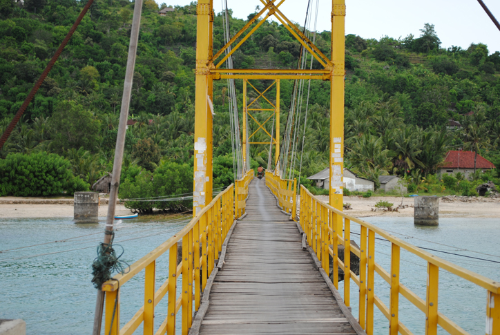 Bridge from Nusa Lembongan to Nusa Ceningan