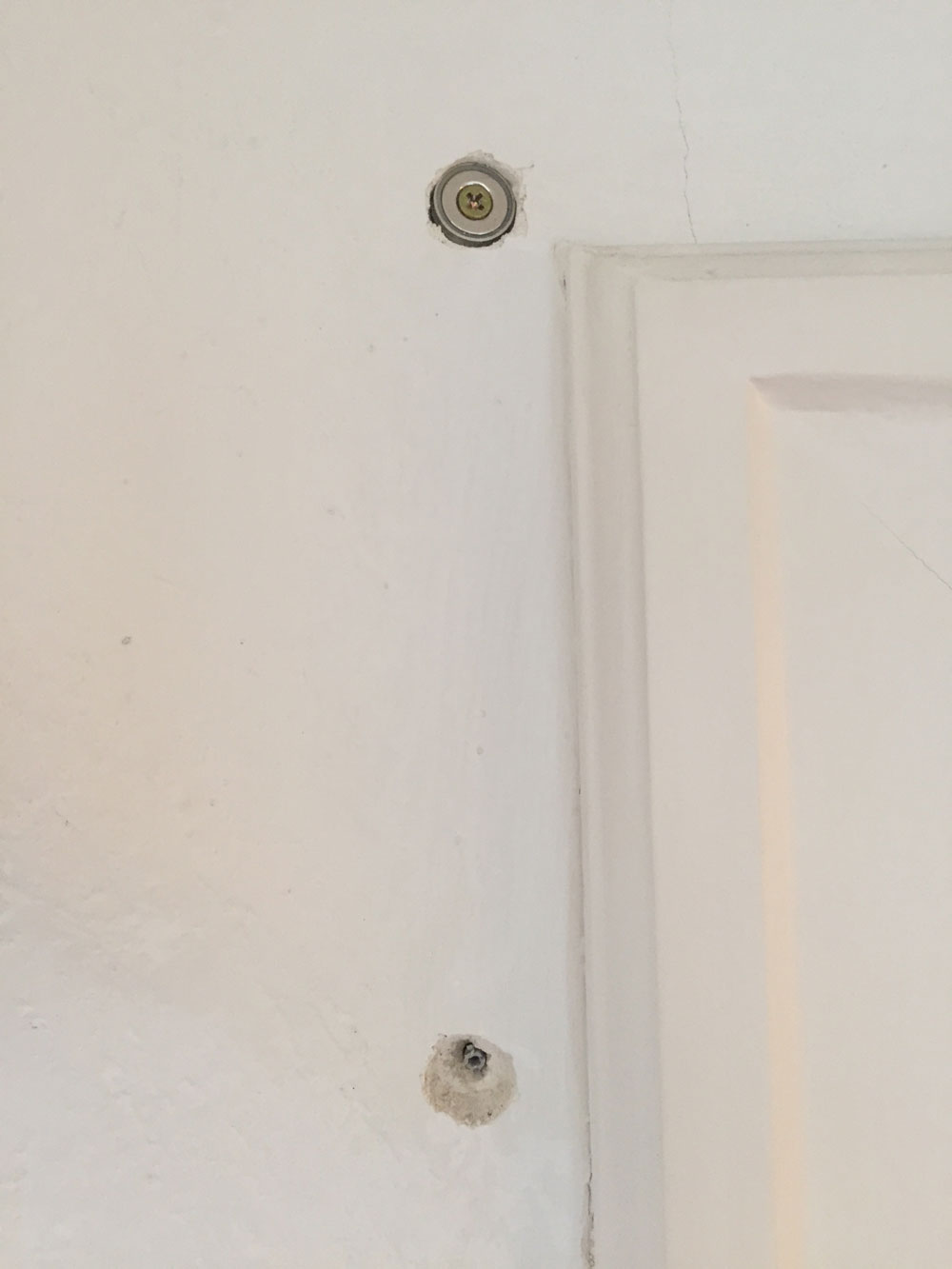 Magnet-and-plug