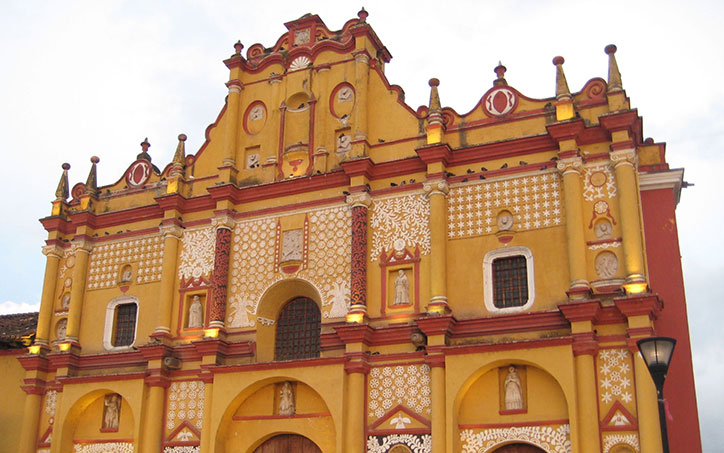 San Cristobal de las Casas where it's always cold Iglesia_San_Cristobal_thumb.jpg