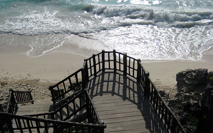 To the beach inside the Mayan temple Tulum_Stairs_thumb.jpg