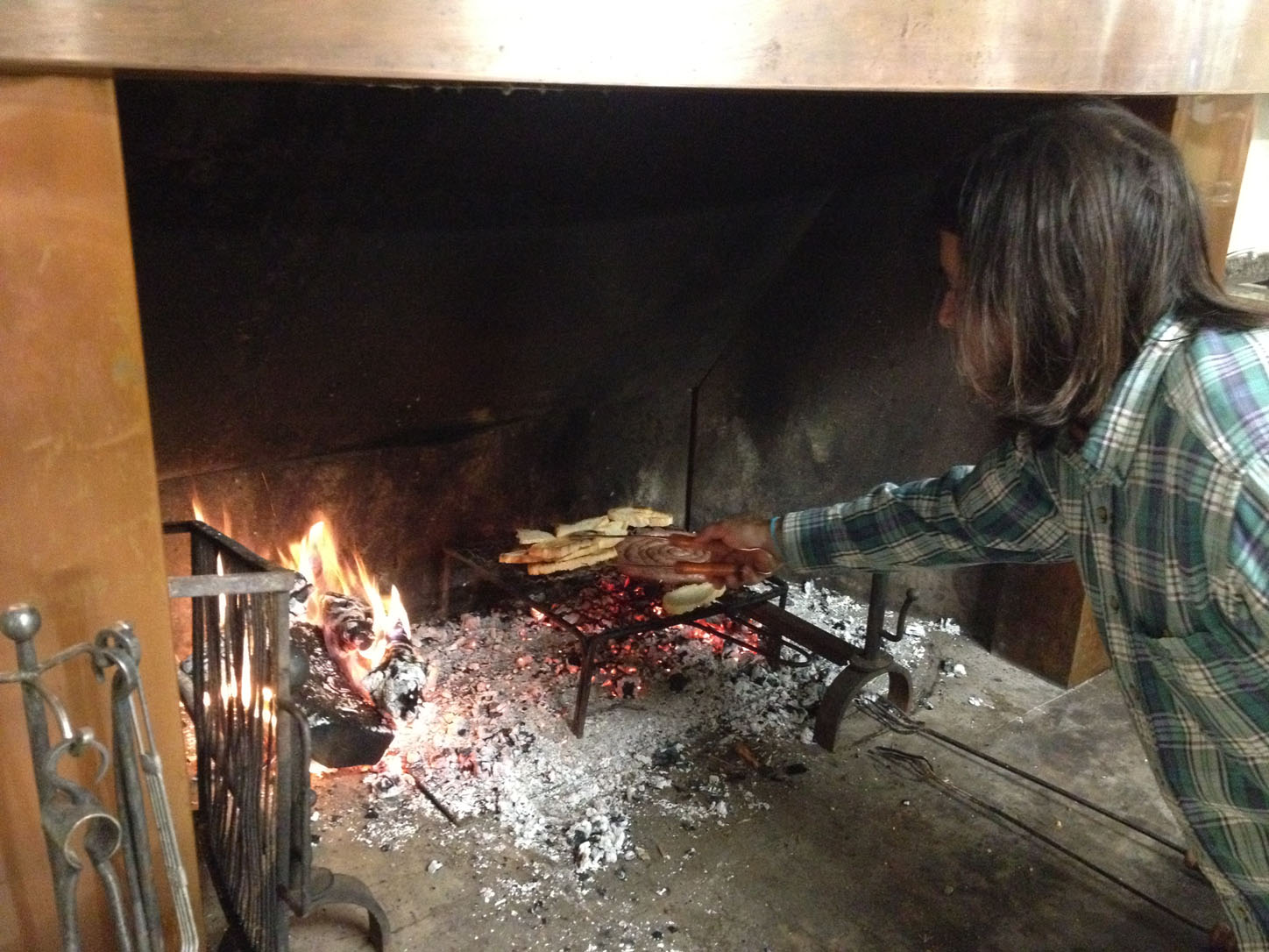 Some bread, some sausage, some oil. Excellent dinner.