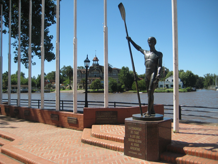 Hail the heroic rowers!