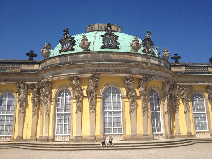 Lalala, this is my summer house...